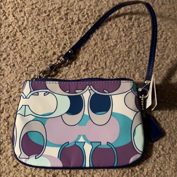 Coach wristlet - Picture 1 of 3